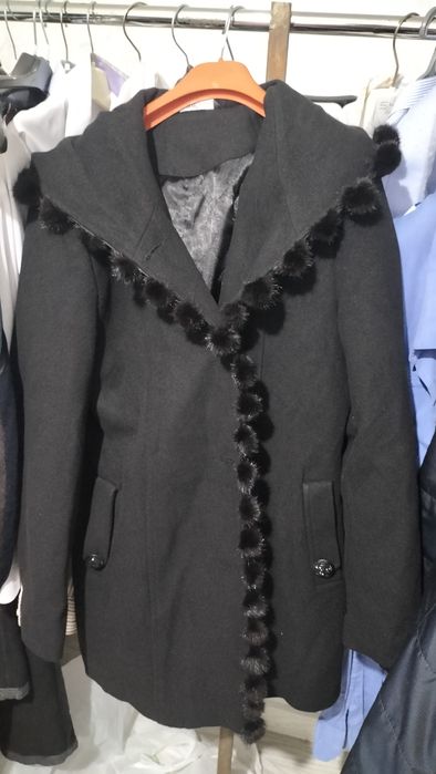 Продаётся пальто новые