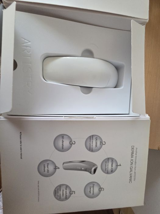 Aparat Dermasonic Artistry Amway 5 Moduri Tratament fara cap curatare