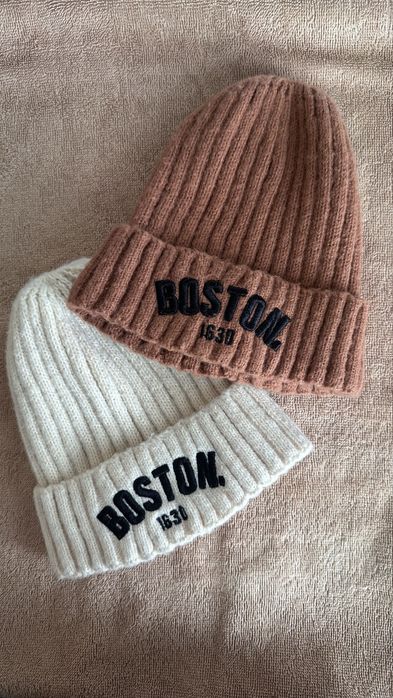 Продам две шапочки