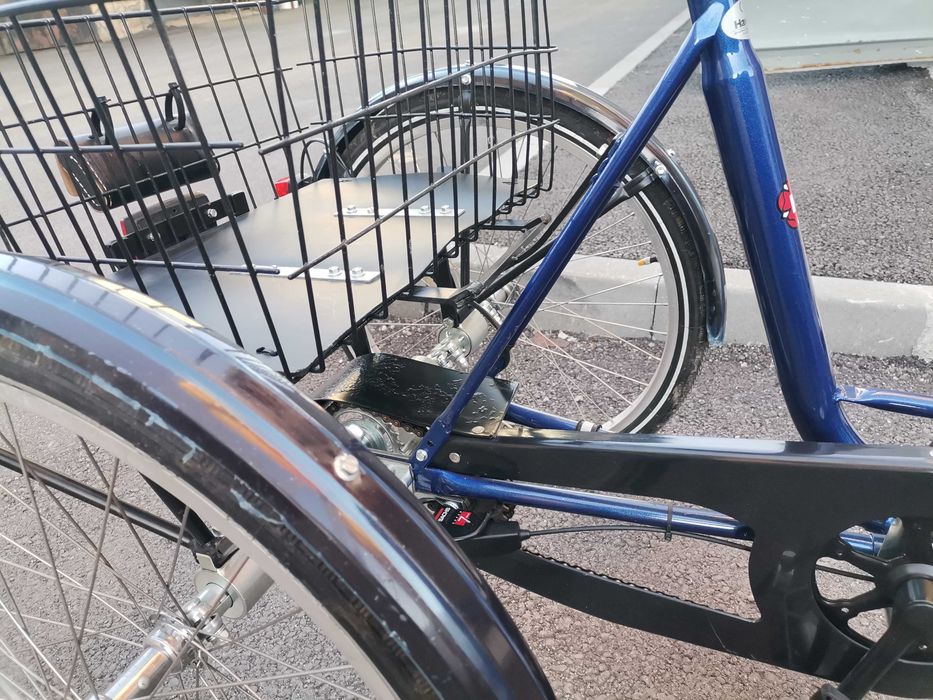 Триколка нова.Сгъваема.