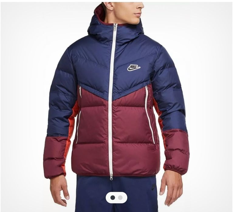 Пухено яке на NIKE, размер S.