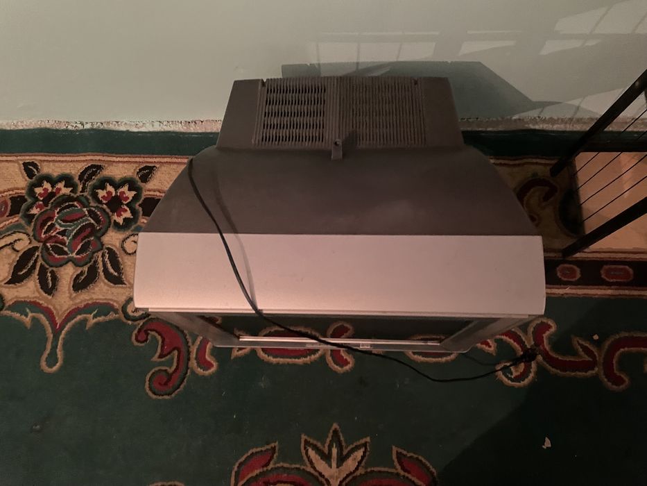 Телевизор самсунг в хорошем сост