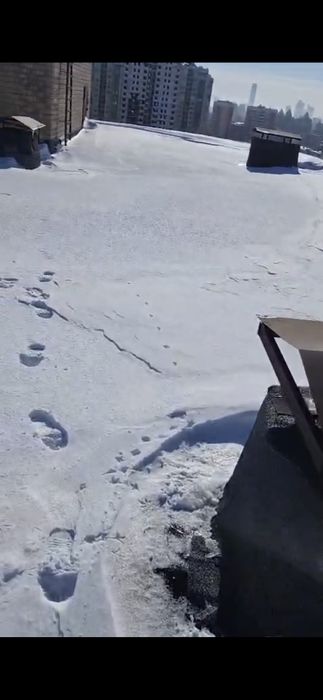 Чистка снега крыш