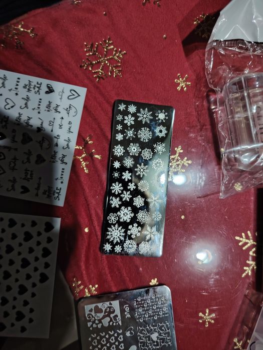 Oje pentru unghi și geluri