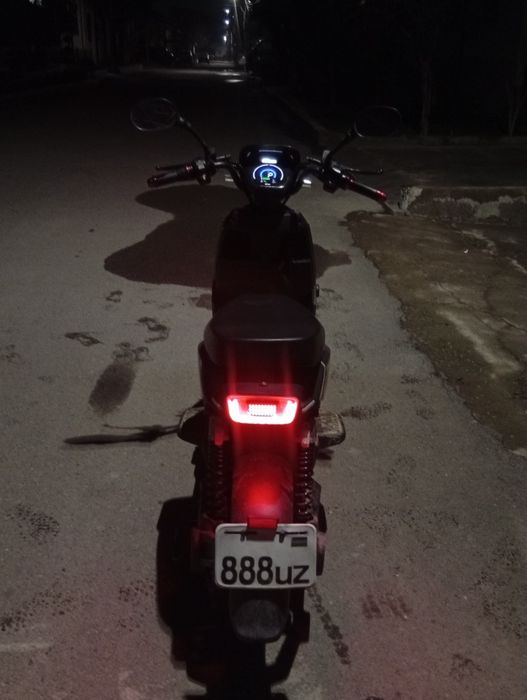 Продам скутер в хорошие руки состояние идеальное