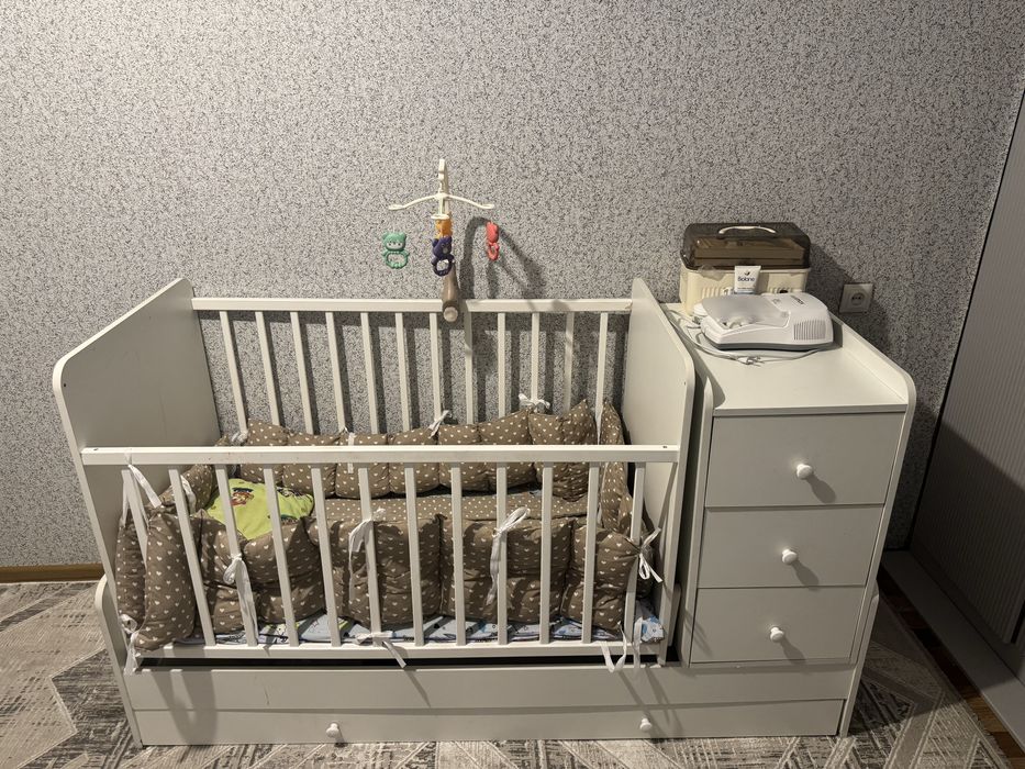 Манеж трансформер. В подарок мобиль и бортик