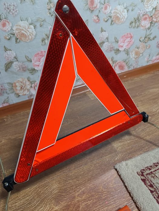 Знак аварийки немецкий