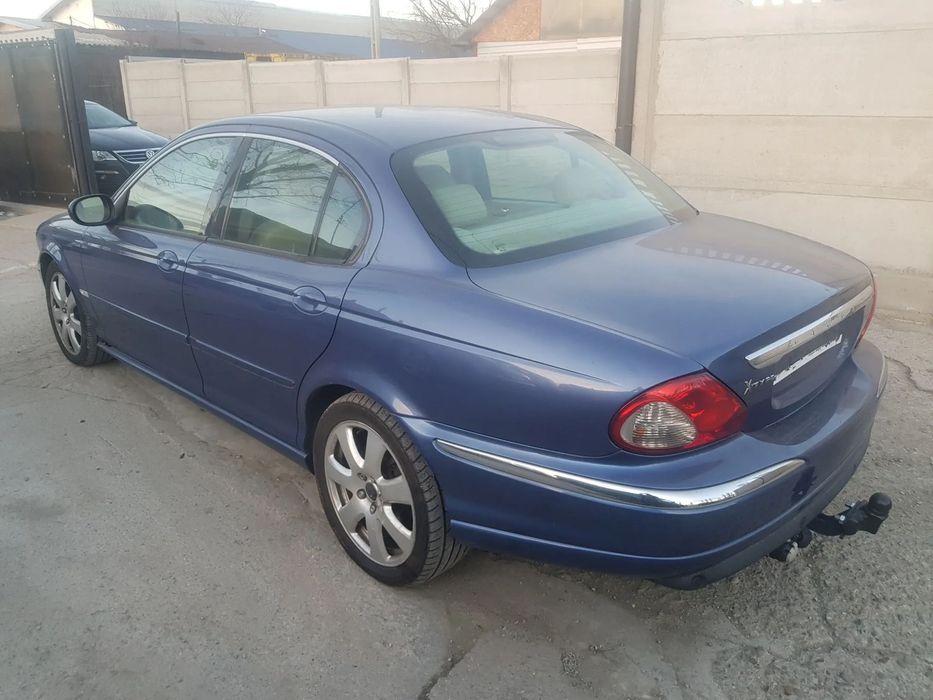 Dezmembram  Jaguar X Type 2.0 tdci , an 2005