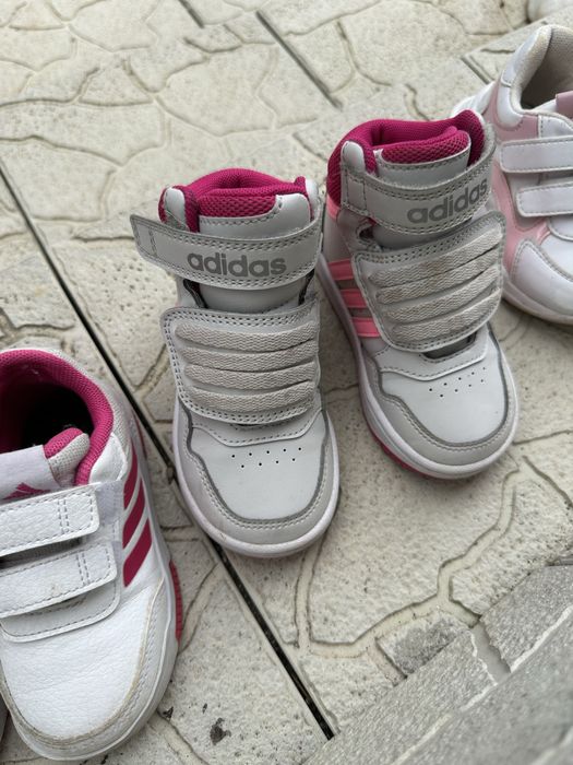 Обувки и сандали