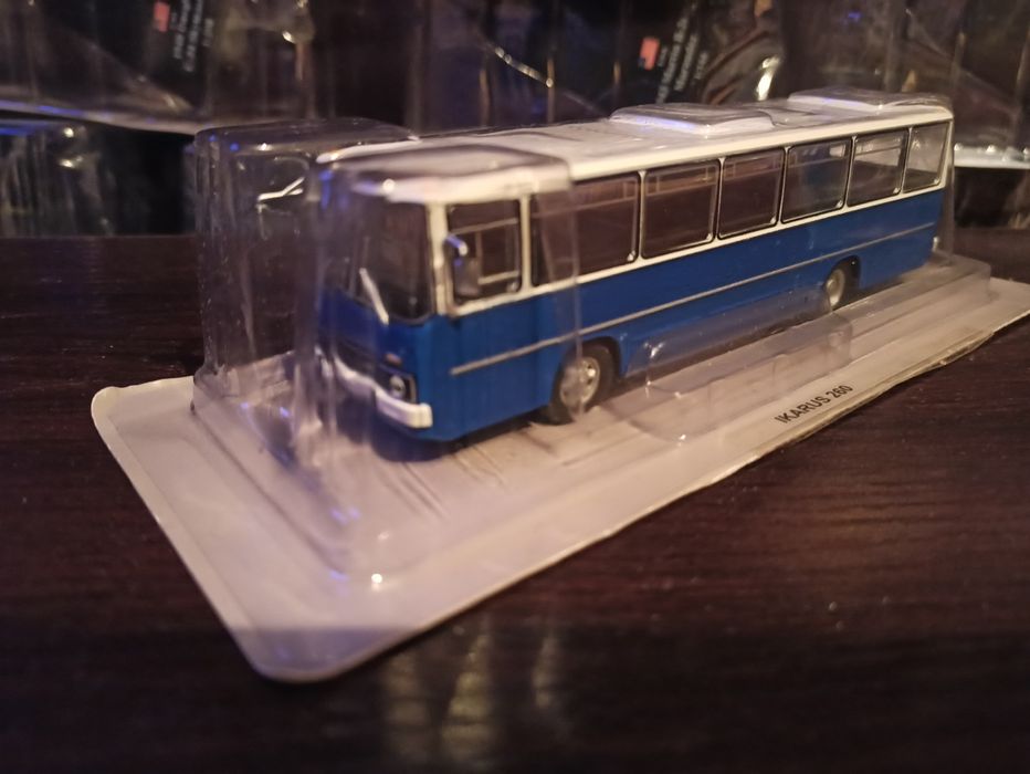 Vând macheta Ikarus 260 / schimb