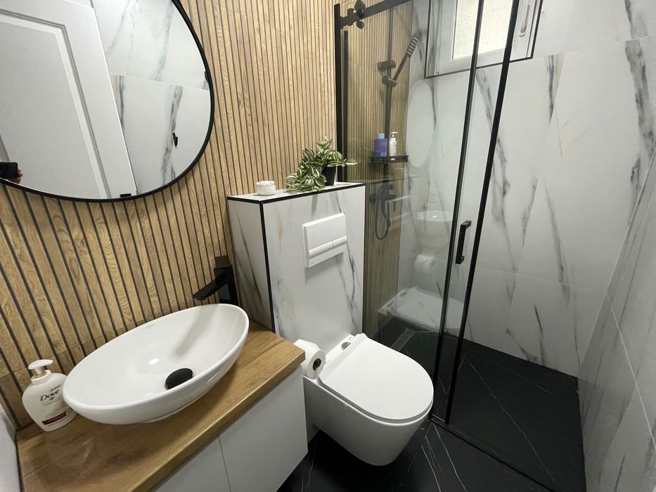 Închiriez apartament cu două camere în centru lângă teatrul Național