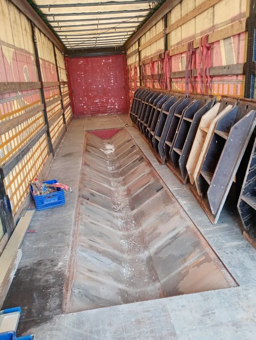 De vânzare ansamblu camion Man TGX18.440 și remorca Schwartmuler