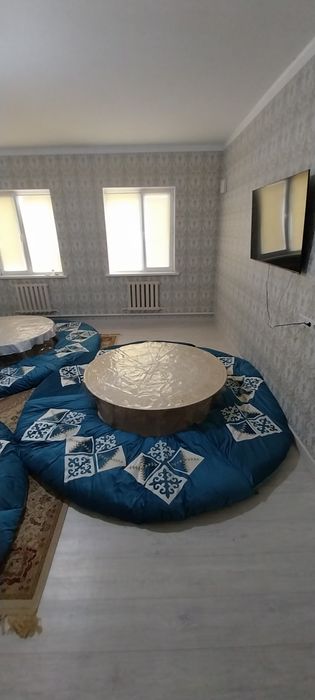 Аренда (жалға) дөңгелек жер стол