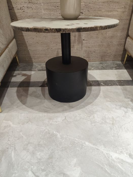 Металлические изделие двери, ворота, шкафы, охранные заборы, люстры.