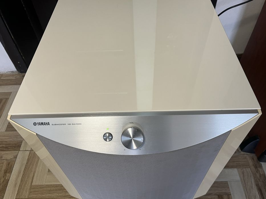 Mega subwoofer Yamaha NS-SW1000 42.6kg