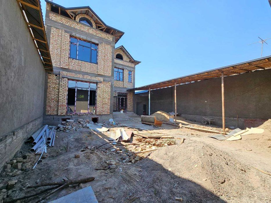 Саламатина.(Выборская). Продам 4уровневый  дом на 4.8 сотках. 1 линия.