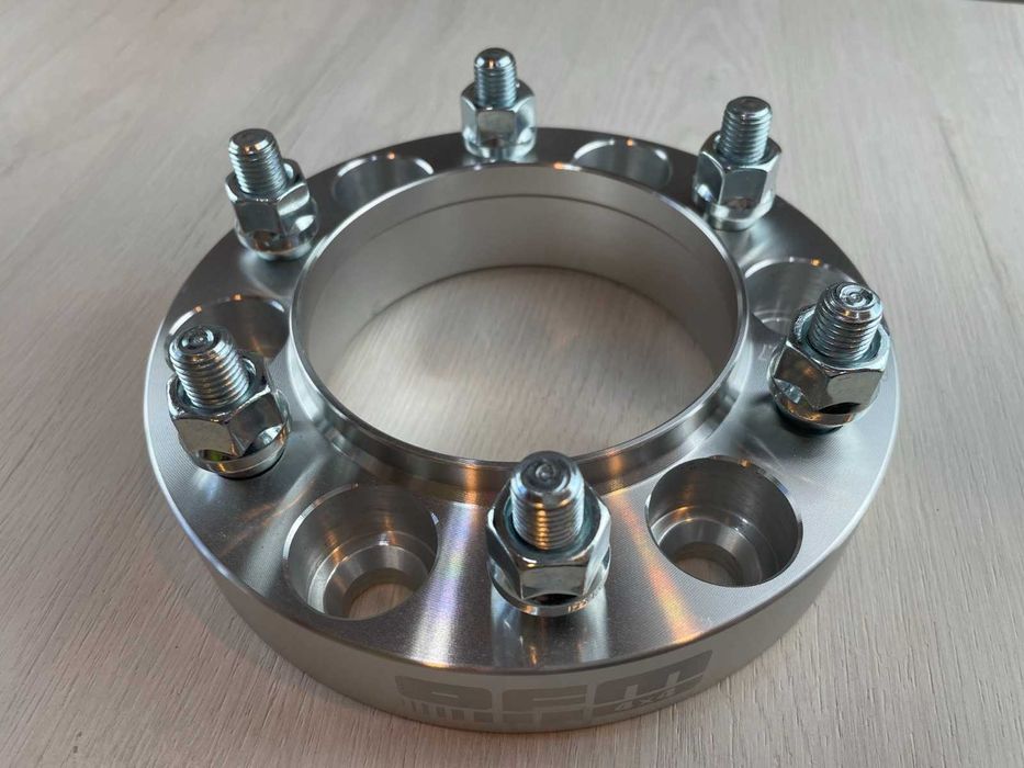 Flanse distantiere 30mm 6×139.7 M12X1,5mm CB 106,1 cu inel de centrare