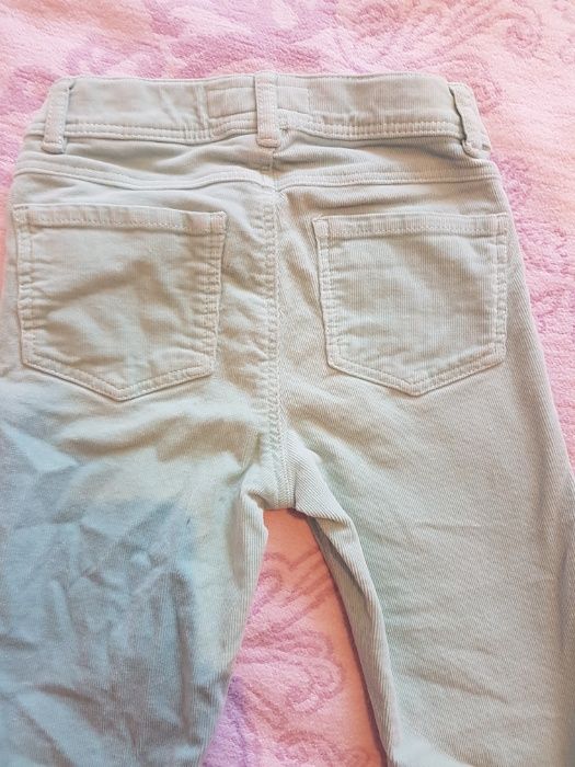 Зелени джинки - размер 122 h&m