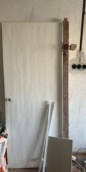 Отдам межкомнатную дверь