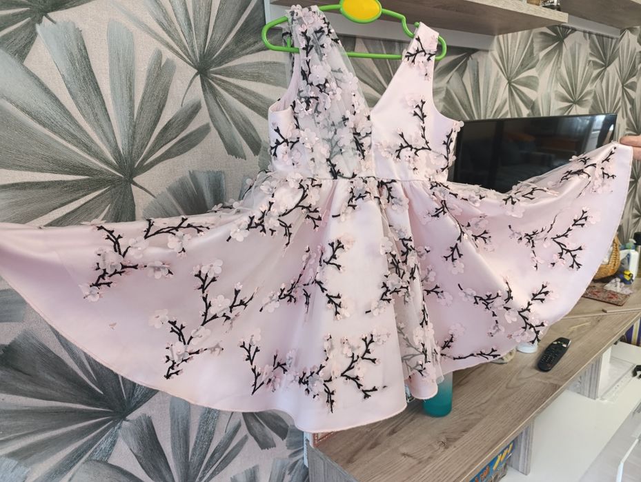 Платье для девочки 6-7 лет