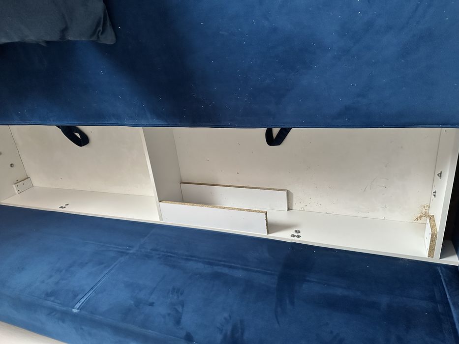 Диван добротный синий