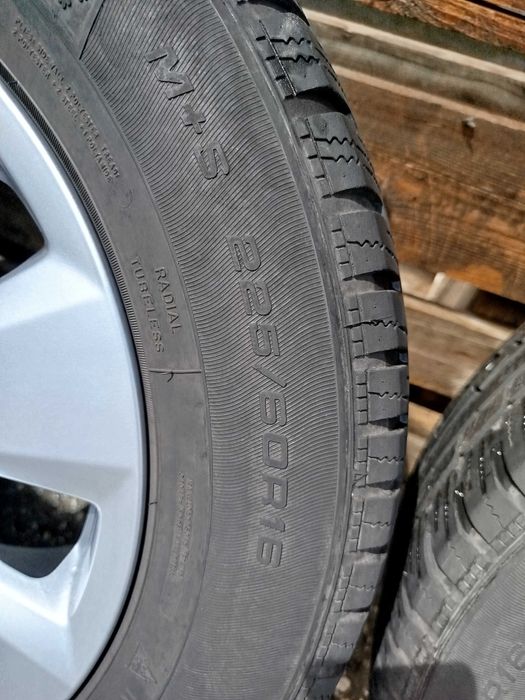 Продавам оригинални лети джанти с зимни гуми 16"  от  Audi A6,5x112