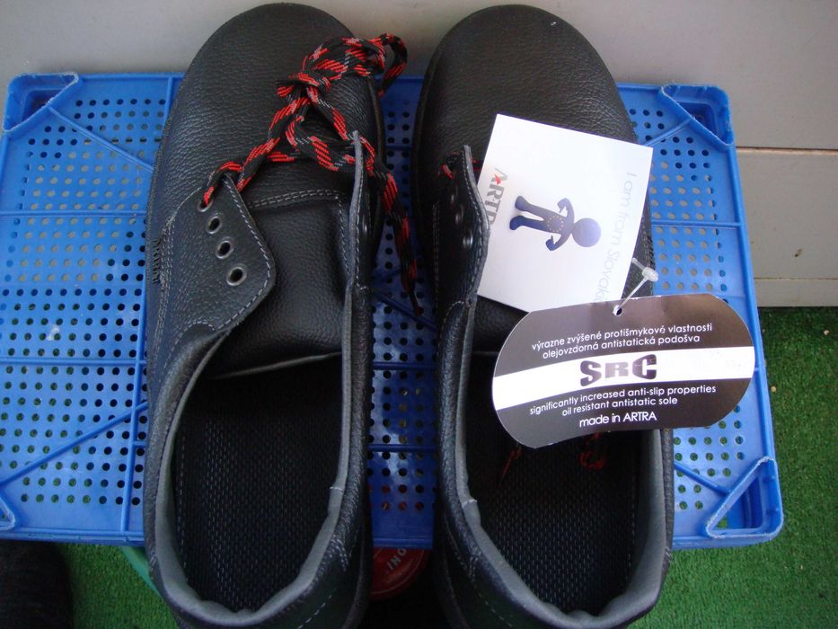 Нови работни обувки Artra 46 номер.
