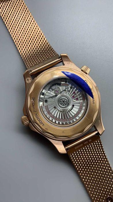 omega seamaster diver 300m сребро-злато