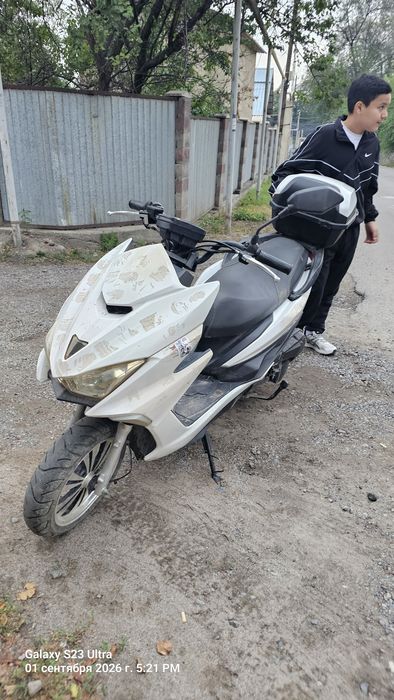 Мопед Макси 125 кубов