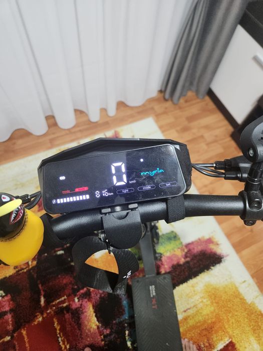 Trotineta Myria că și nouă cu garanție