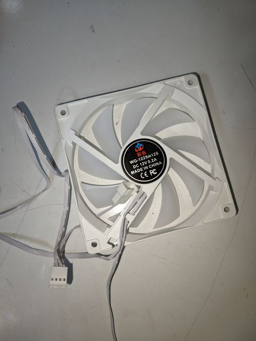 Продам вентиляторы 120мм argb 4pin