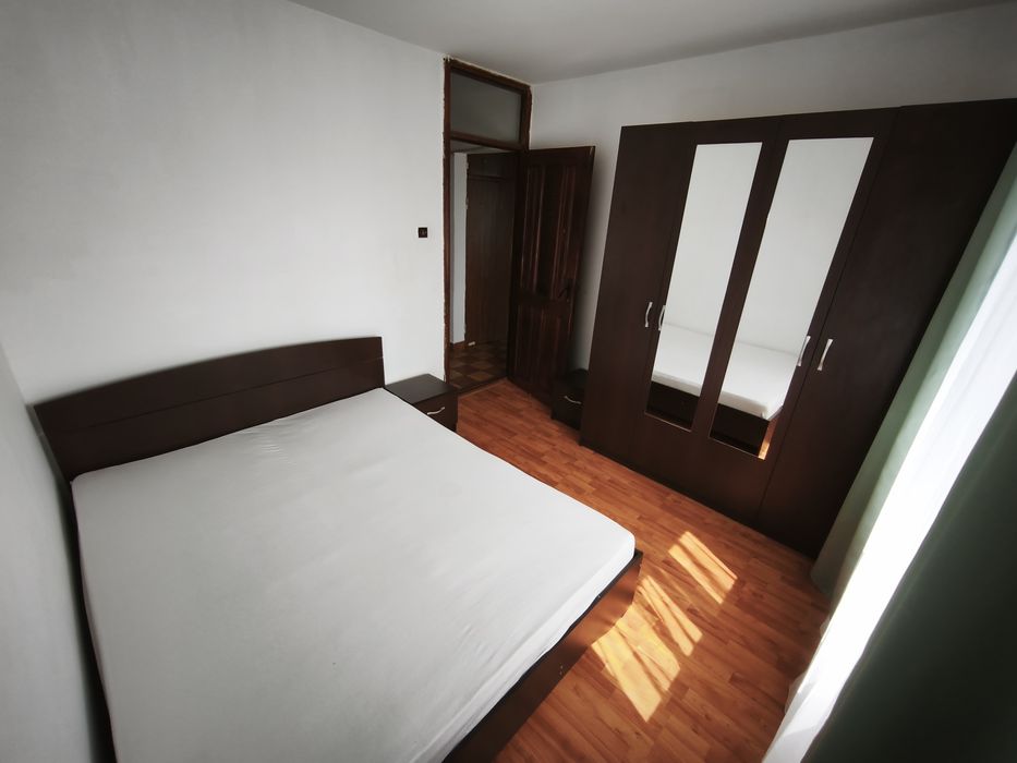 Chirie Apartament 3 camere decomandate AC si Centrala