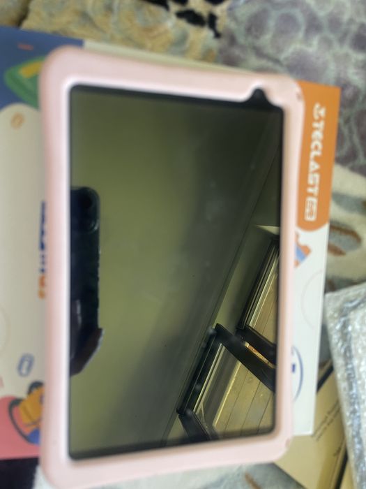 Продам планшеты нерабочие и новый дисплей