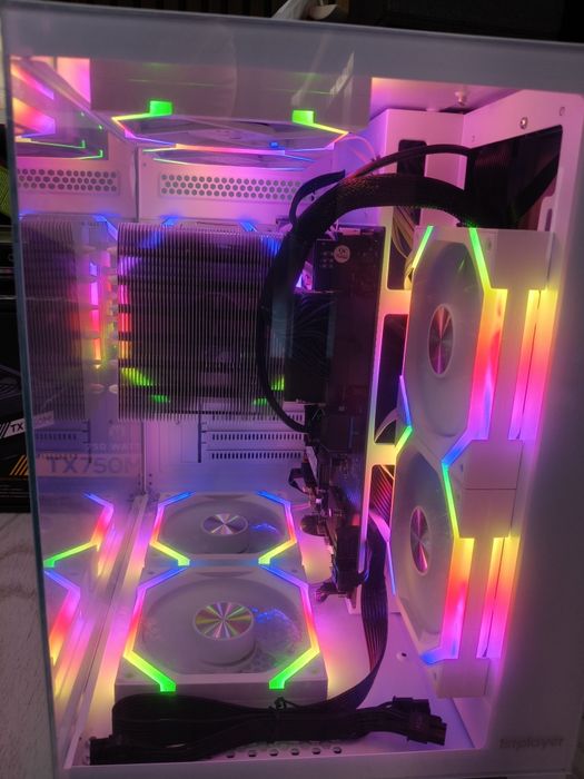 Sistem: Ryzen 9 9900X, B650M-E, 16gb ddr5, rtx2080ti, Corsair 750W gold, M2 1tb, hdd 3tb
