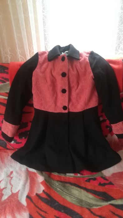 Palton frumos de iarna NOU, transport gratuit