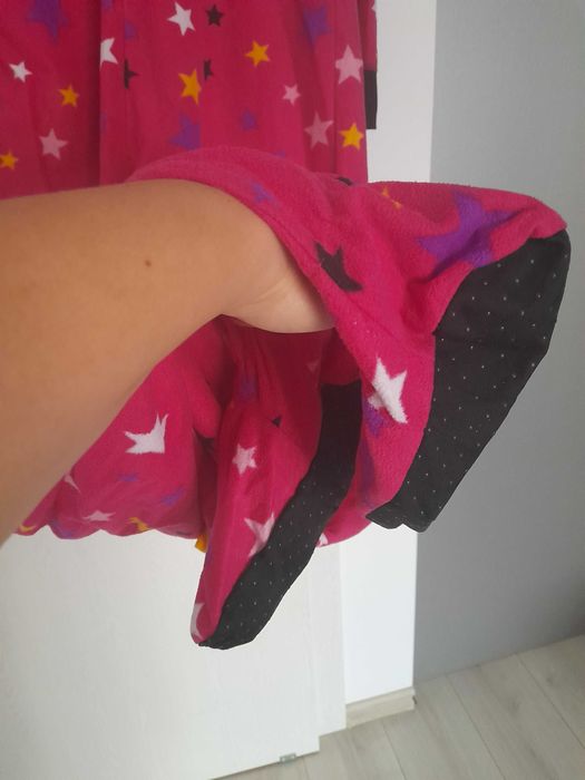 Salopeta de casa din polar cu botosei