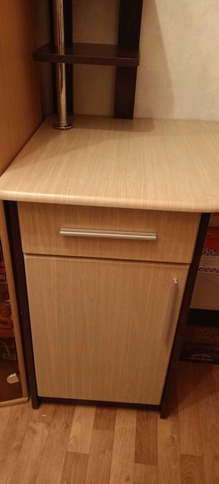 Продам письменный стол