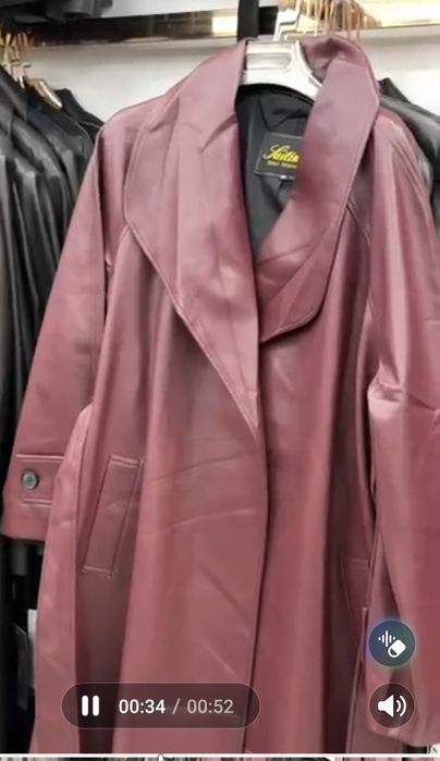 Кожаный новый  плащ