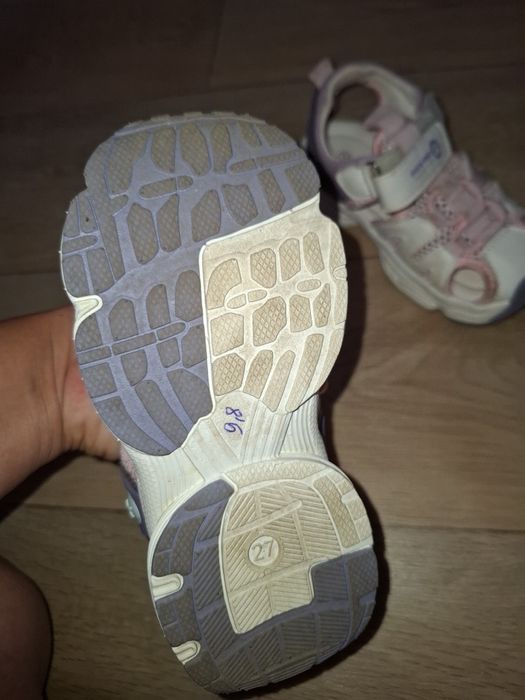 Сандали на девочку