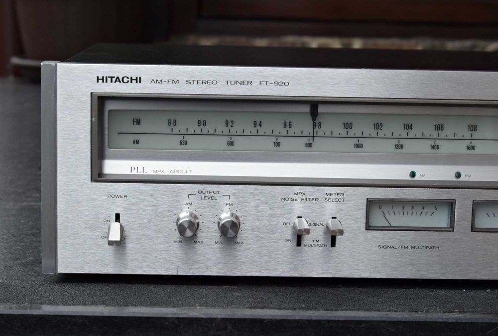 Tuner Hitachi FT-920, radio vintage