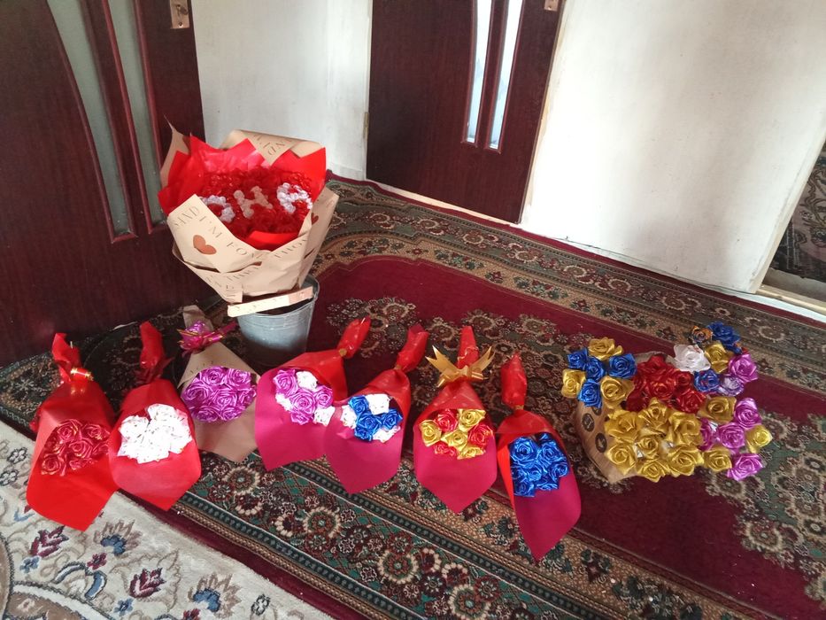 Вечные цветы из атласных лент