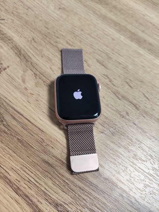 Apple watch SE 44мм