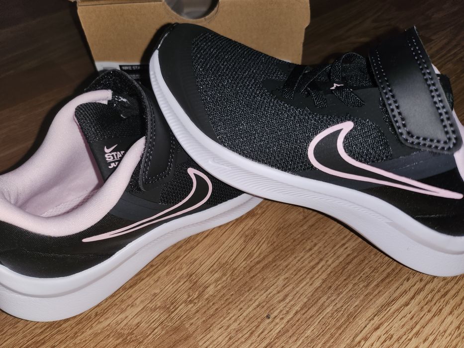 Нови кецове h&m, пантофи с хълк, стоножки adidas и маратонки nike