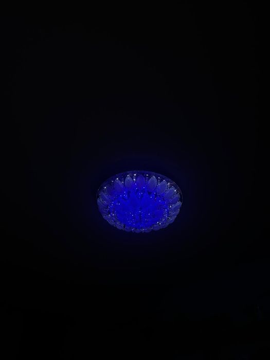 Люстра гостивой продаются