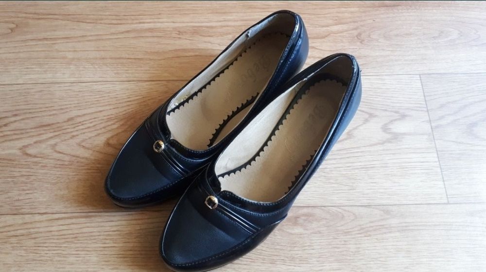 Туфли 2 модели (39/40 размер)