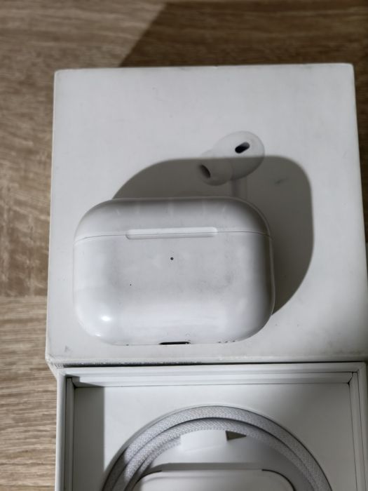 продам airpods pro 2 type c оригинал