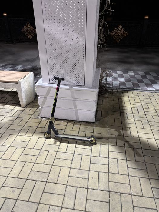 СРОЧНО продаю самокат трюковой