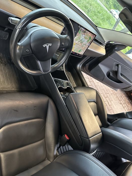 Tesla model 3 long range