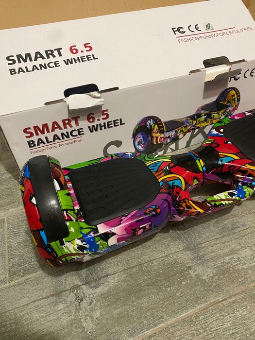 Hoverboard grafiti cu lumini și bluetooth (boxe încorporate)