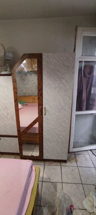 Сет от шкафове в добро състояние